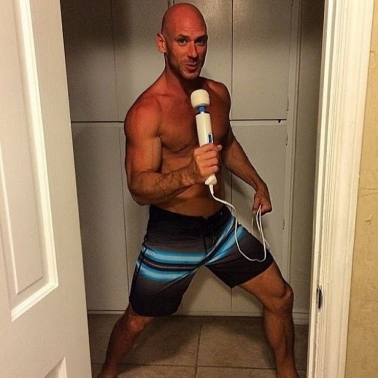 Алексис Родригес Джонни Синс