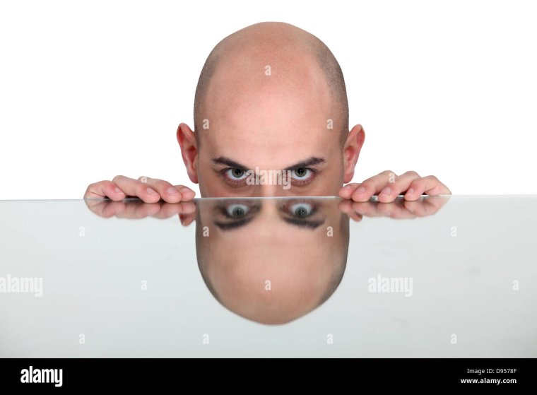 Лысый с челкой