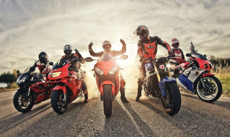 Много мотоциклистов