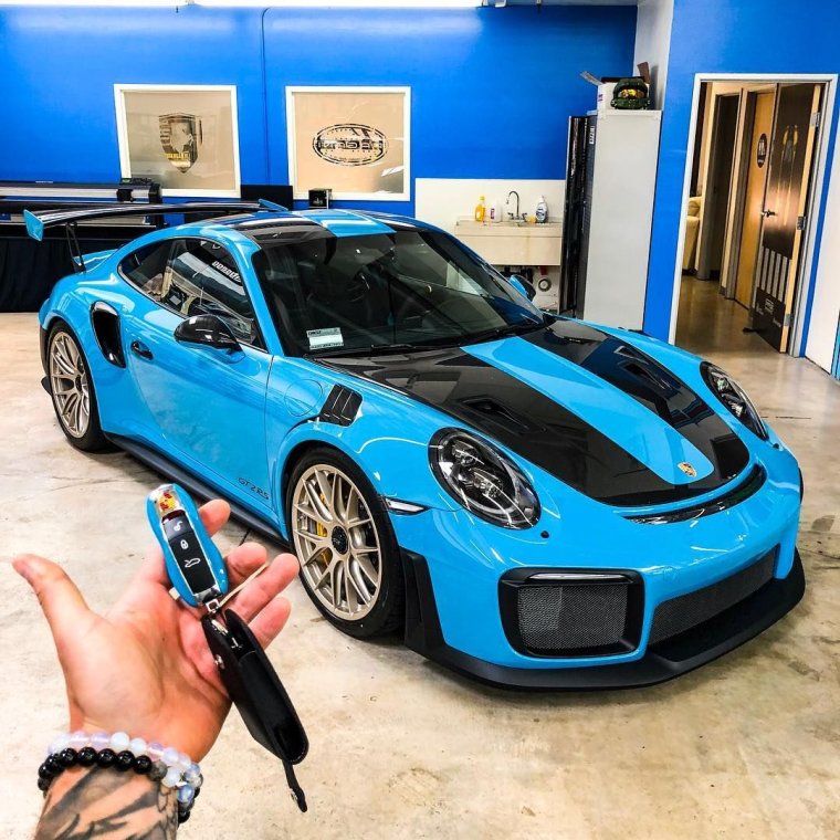 Бугатти Вейрон в Италии