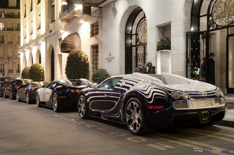 Bugatti Chiron noire