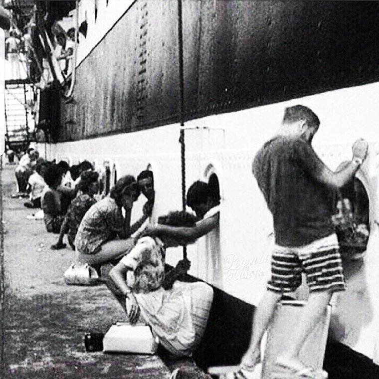 Моряки прощаются