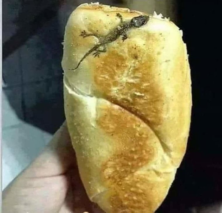 Булочка с лицом