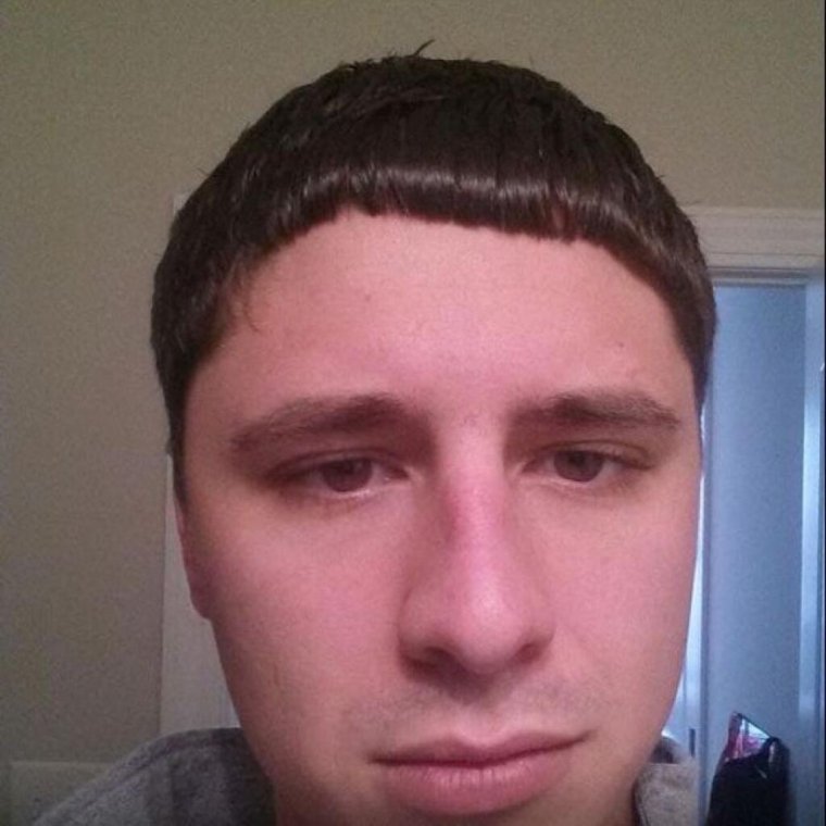 Ужасная прическа с челкой мужская