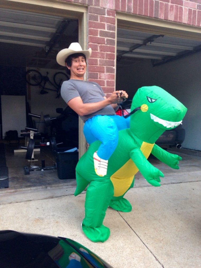 Веселые костюмы на Хэллоуин