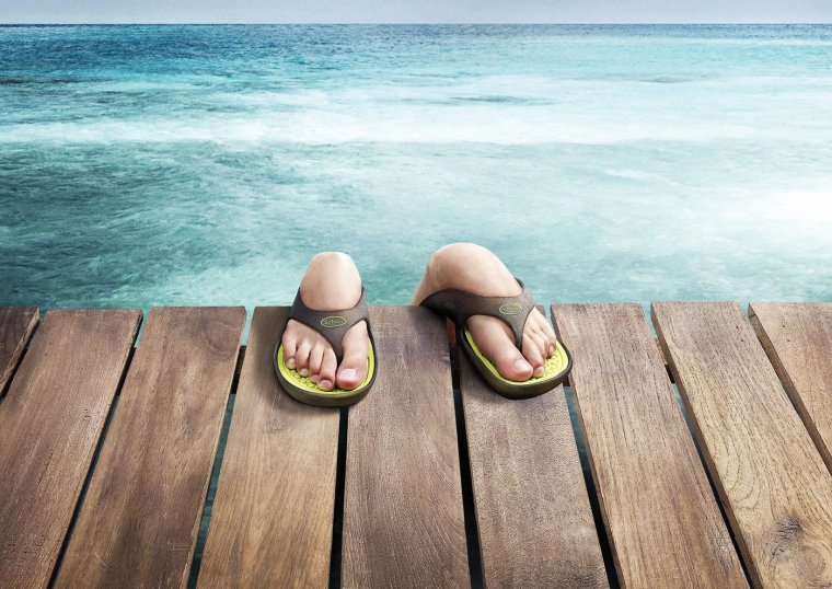 Шлепки изики