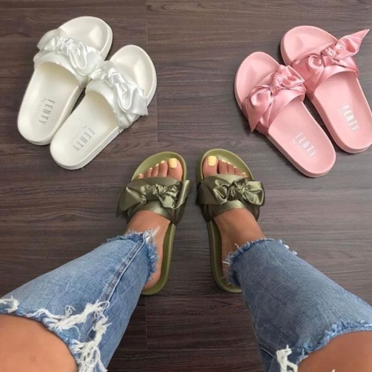 Национальный день шлепанцев (сланцев)