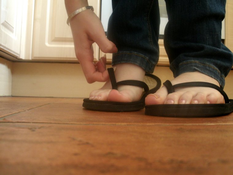 Сланцы с носками прикол