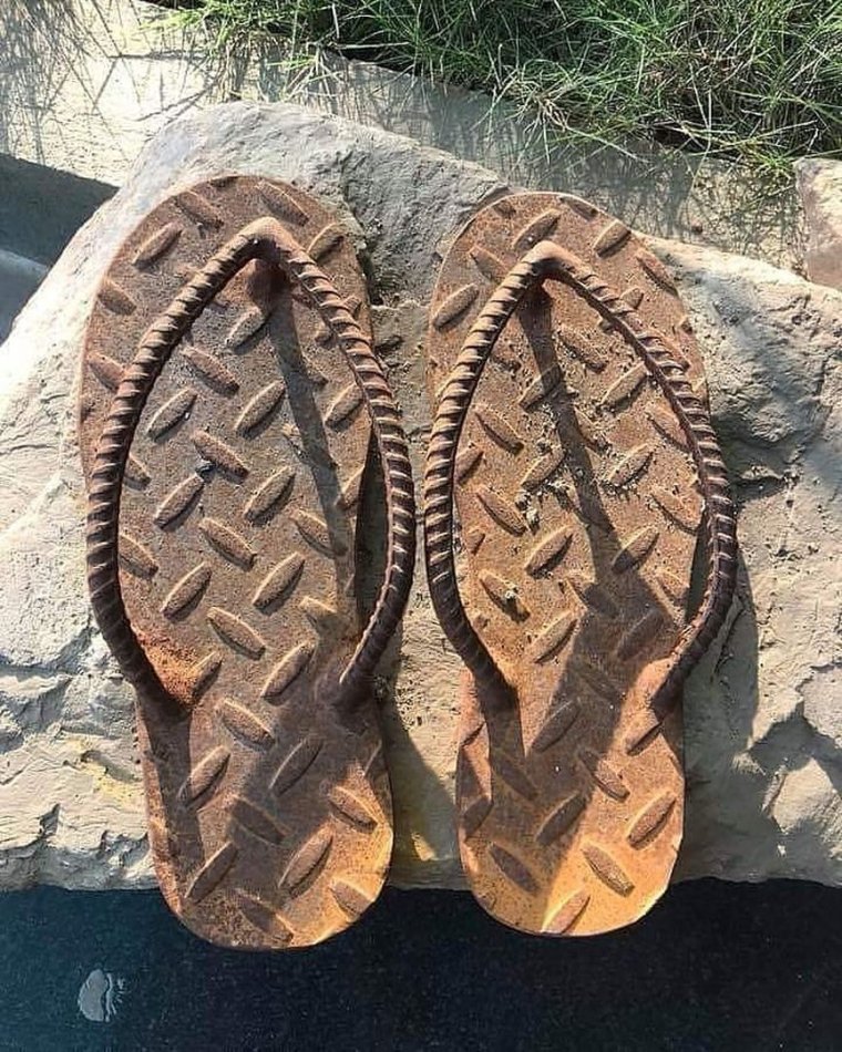 Шлепанцы прикол