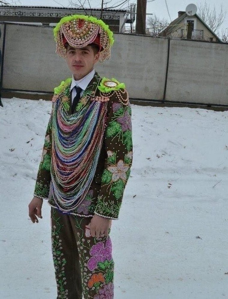 Дембель в смешном костюм