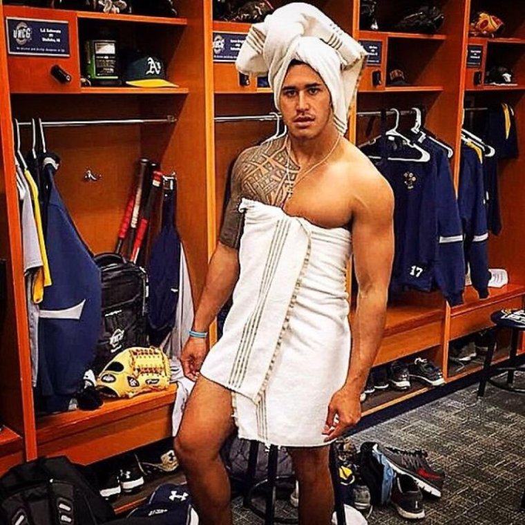 Красивый смешной парень