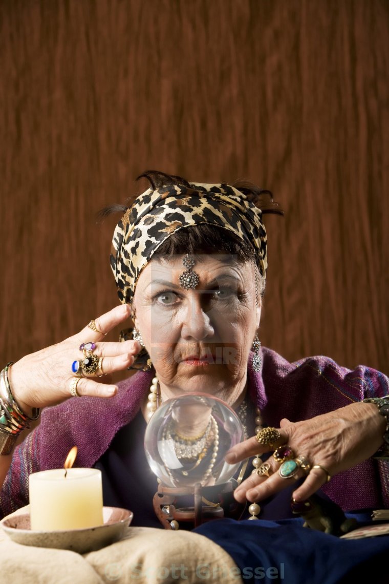 Бабка гадалка