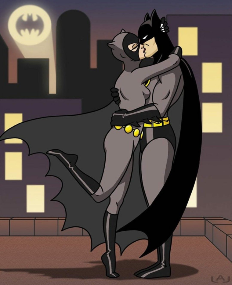 Бэтгёрл поцелуй женщина кошка