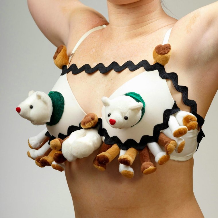 Женские трусы на веревке