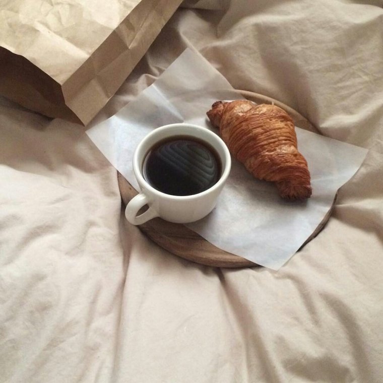 Чашка кофе в постель