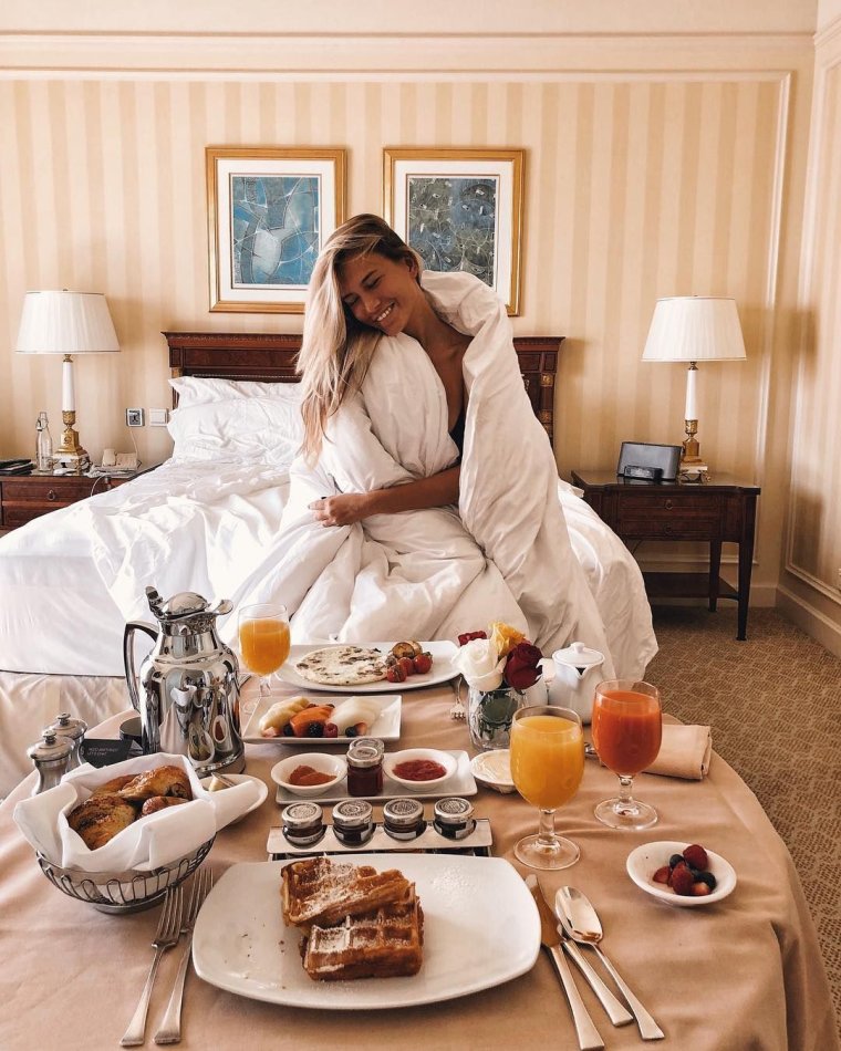 Кофе в постель для любимой