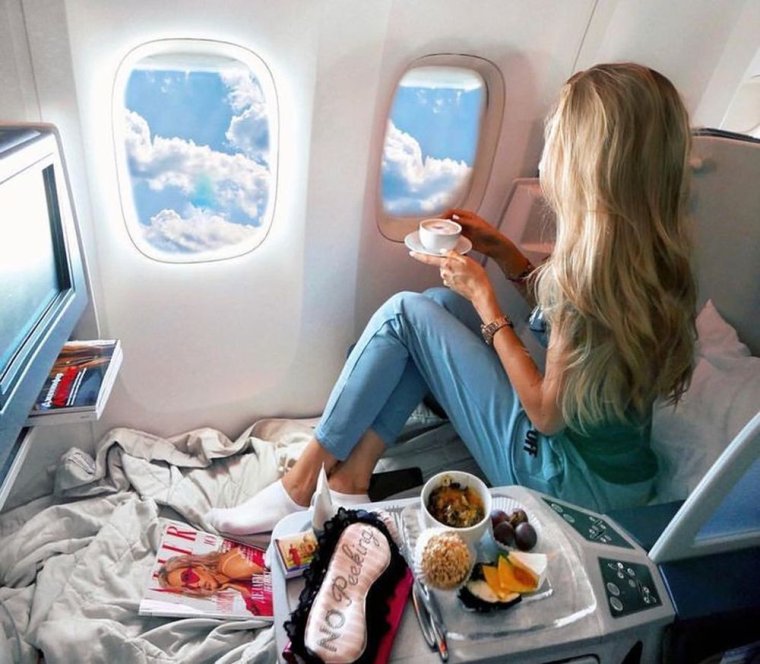 Девушка в аэропорту