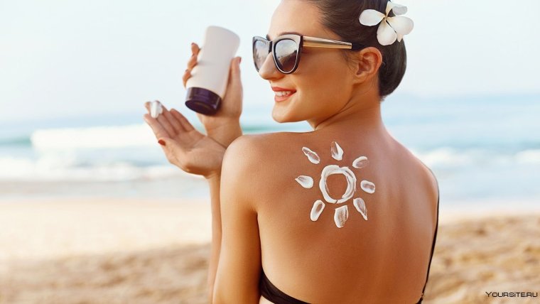 Толстые парни на море