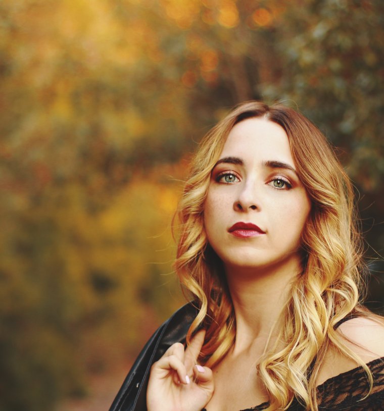 Кьяра Попова