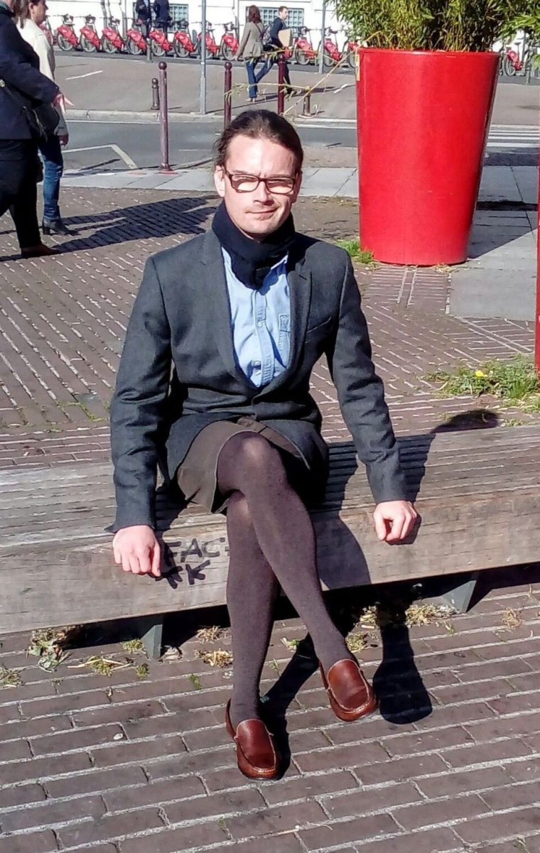 Платье для мужчин и колготки