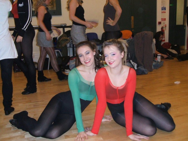 Танцы девушек в колготках