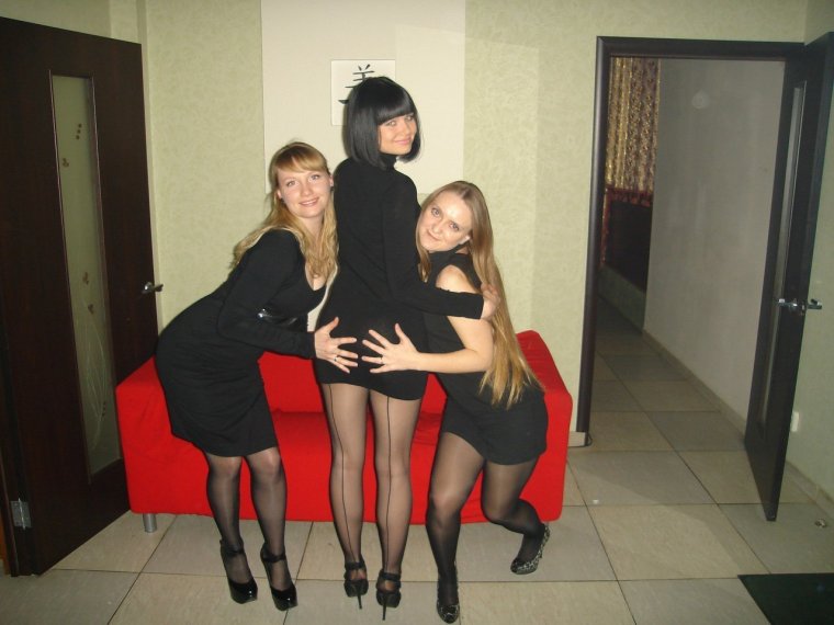 Взрослые подруги в колготках