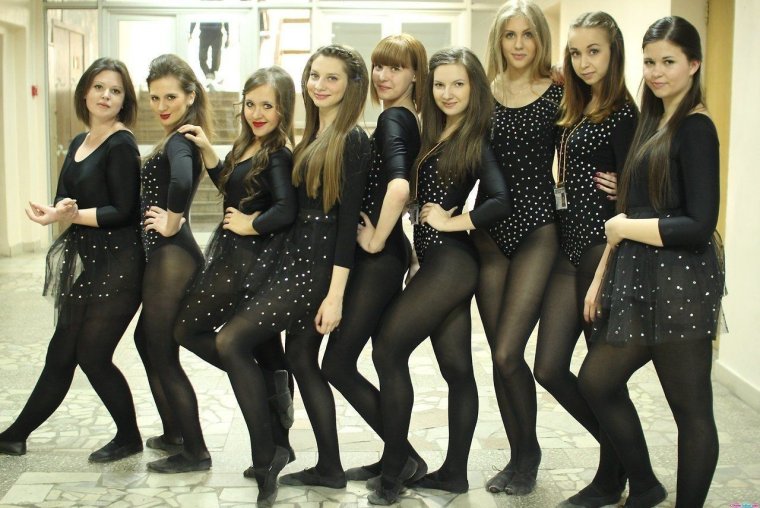 Коллективы девушек в колготках