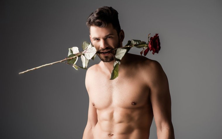 Мужчина с цветами