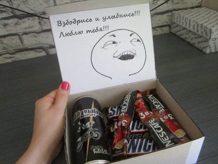 Коробочка со сладостями в подарок