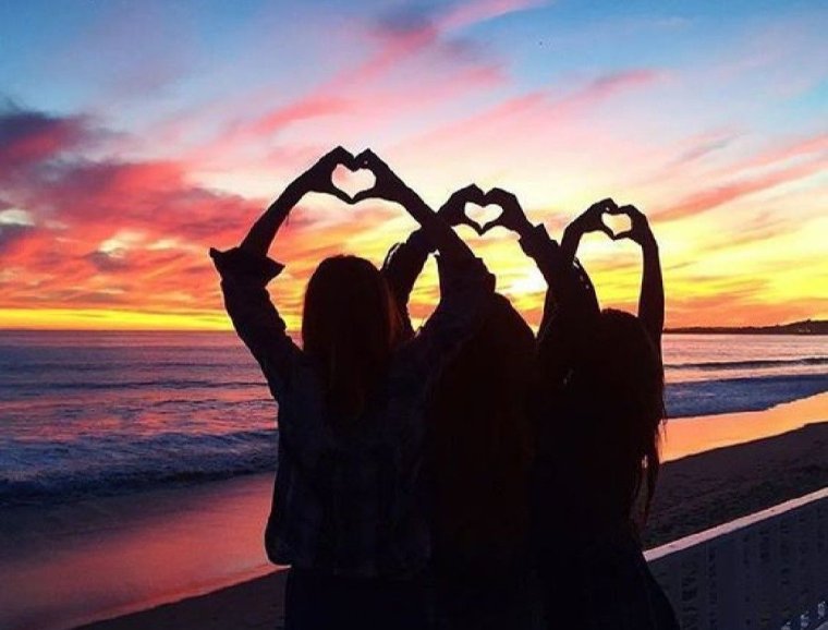 Три подруги