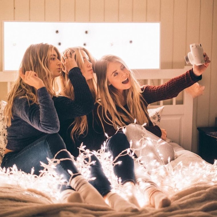 Картинка много девочек