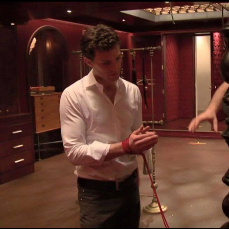 Пятьдесят оттенков серого фильм 2015 красная комната