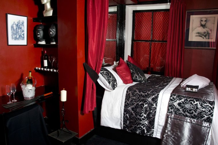 Ред рум 50 оттенков серого