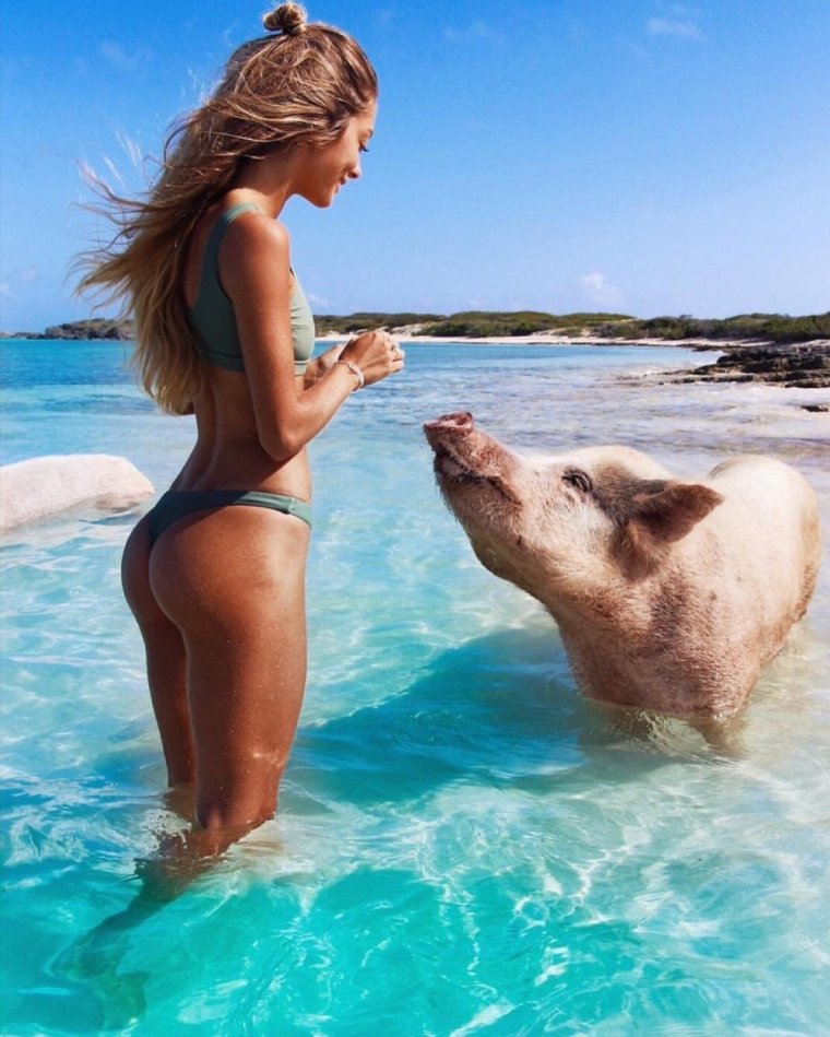 Девушка на пляже