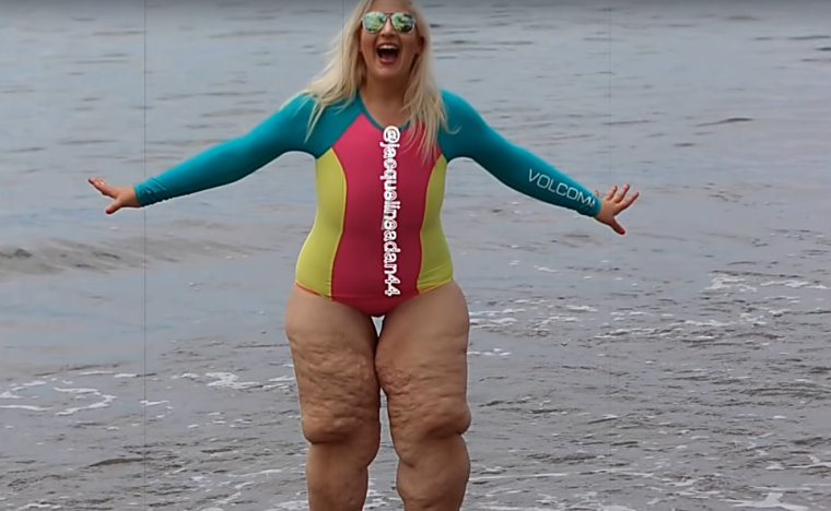 Бабушки в купальниках