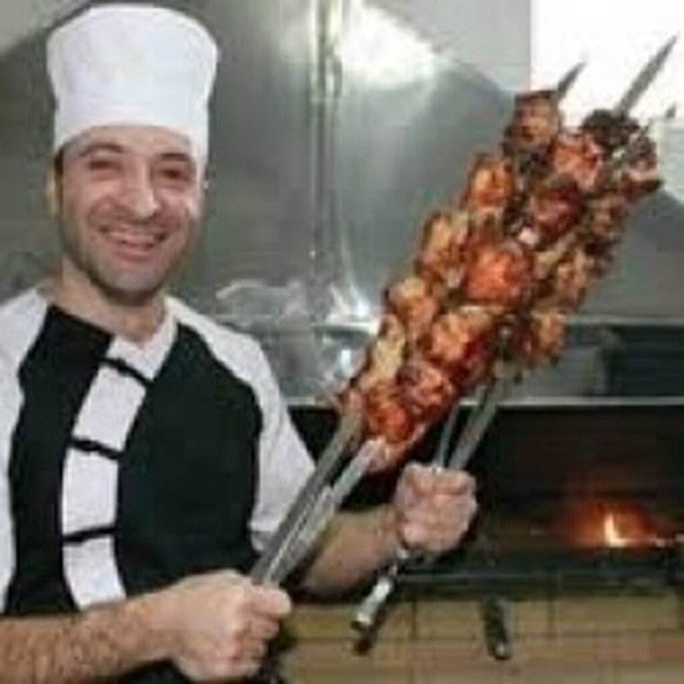 Армянин с шашлыком