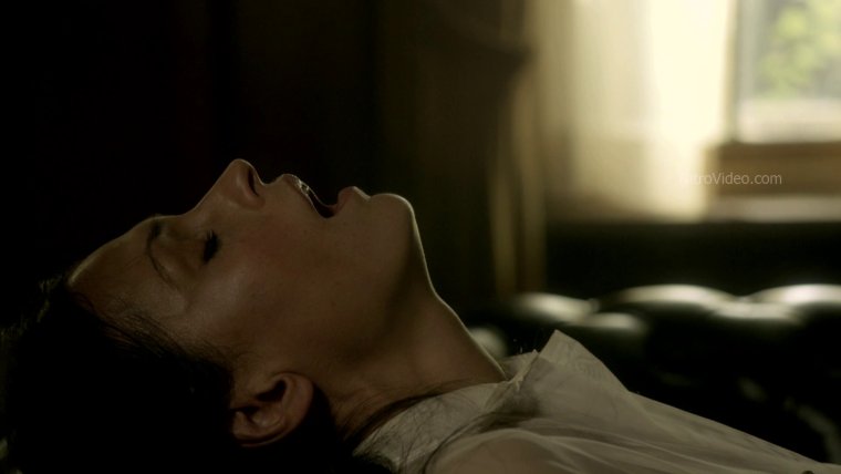 Дина Корзун острые козырьки