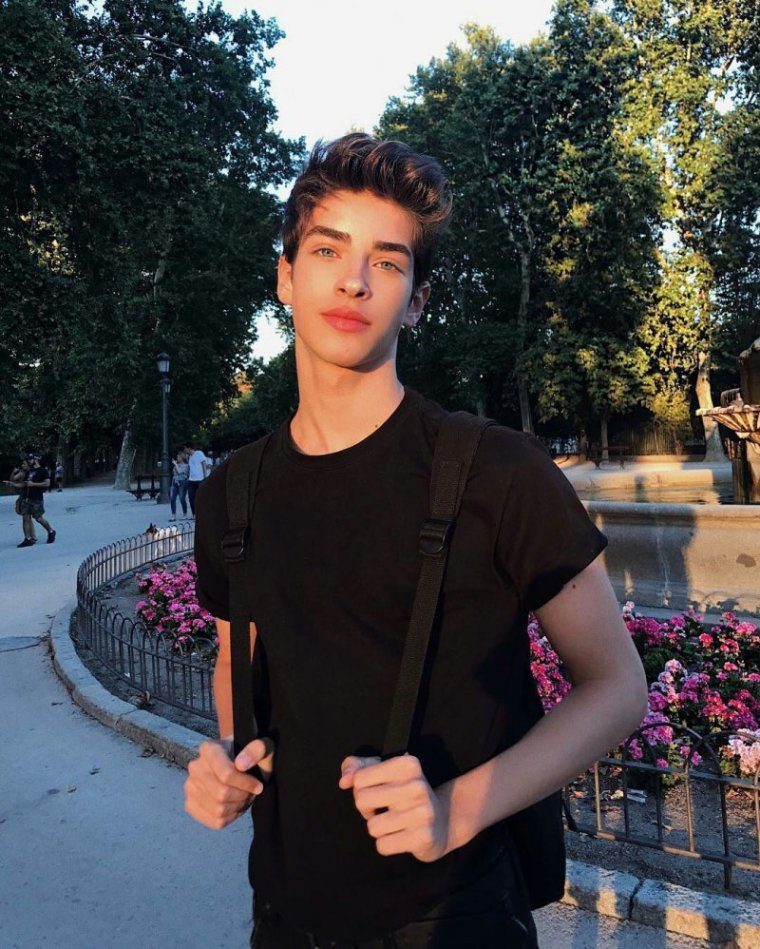 Manu Rios в 16
