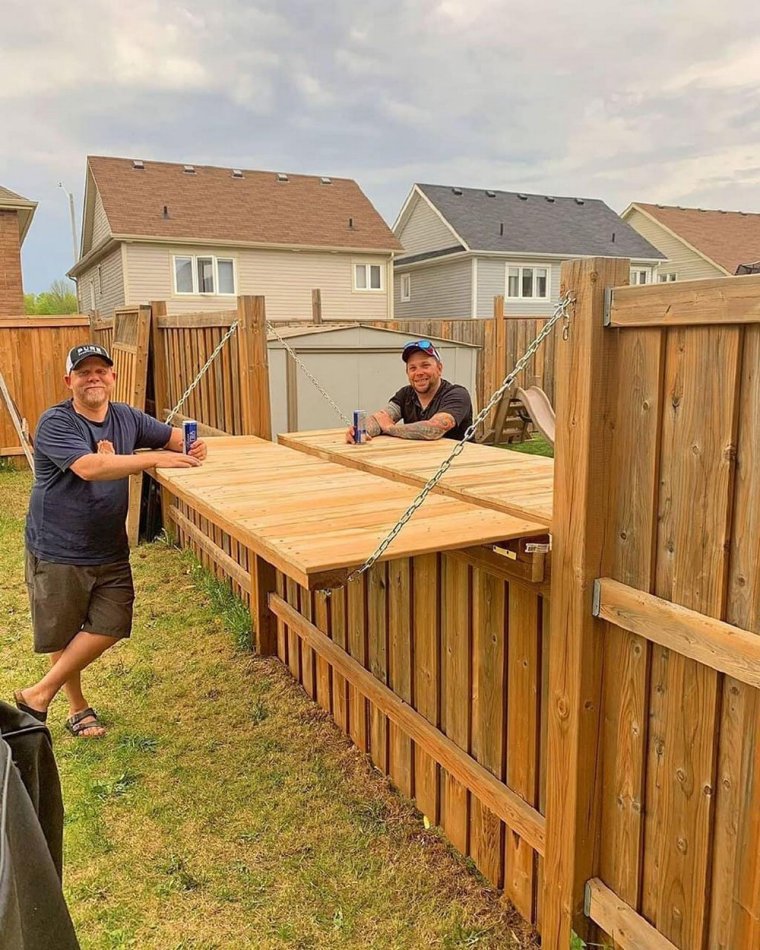 Клумба из джинсов