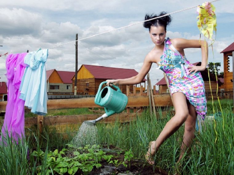 Дачницы на даче