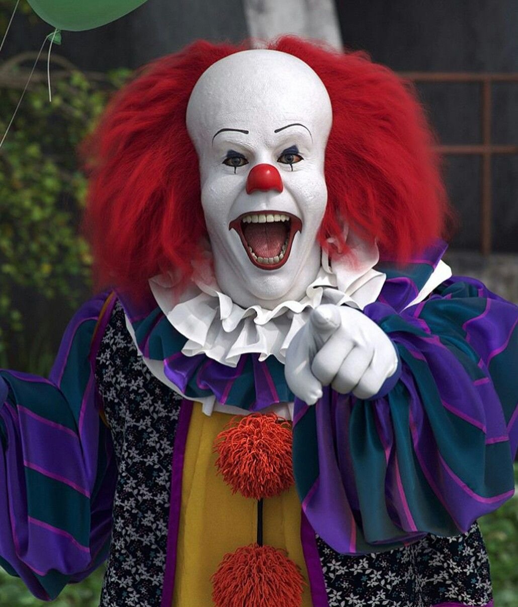 Смех пеннивайза. ПЕННИВАЙЗ 1990. Тим карри клоун ПЕННИВАЙЗ. Pennywise клоун 1990