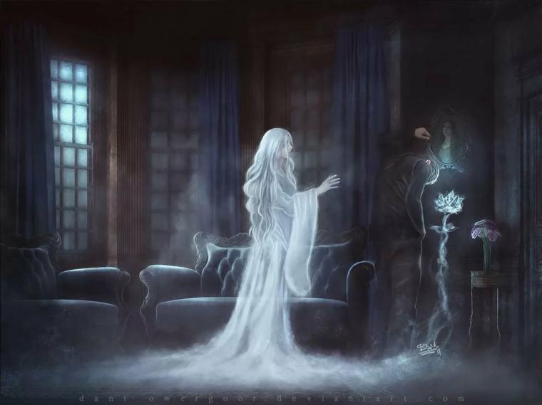 Красивая девушка призрак