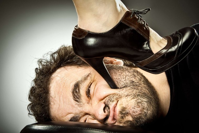 Анекдот про подкаблучника