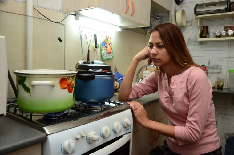 Греем воду в кастрюлях