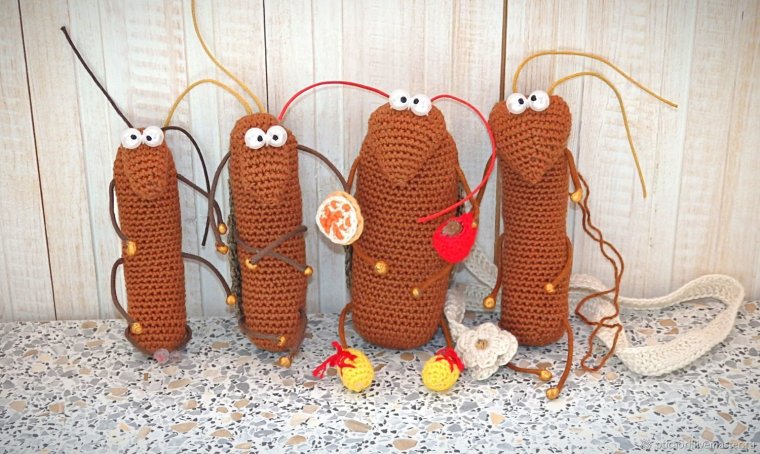 Вязаный таракан