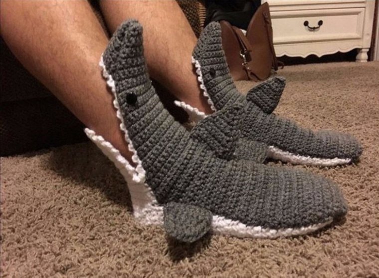 Вязаный костюм чужого для ребёнка