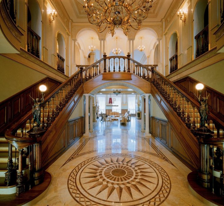 Дворец Версаче лестница в Доворец