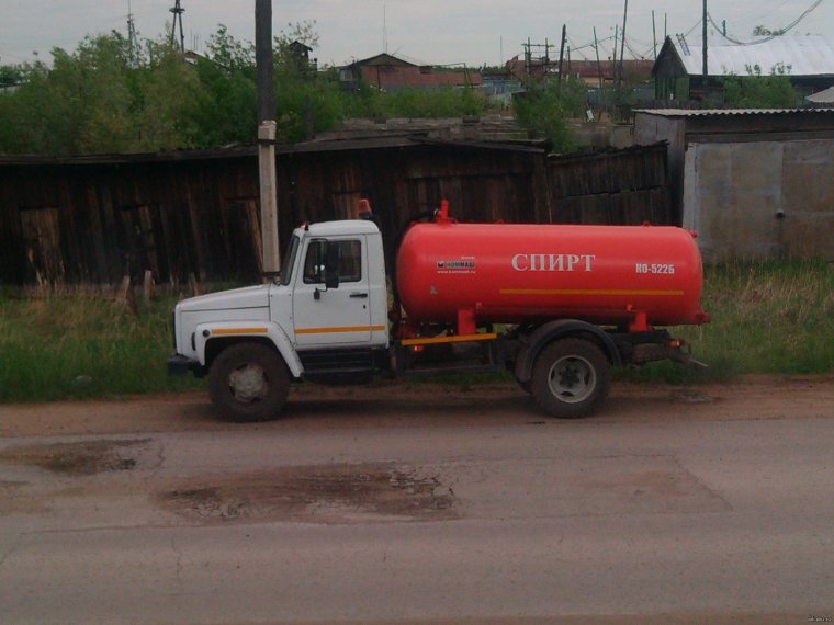 Праздник к нам приходит