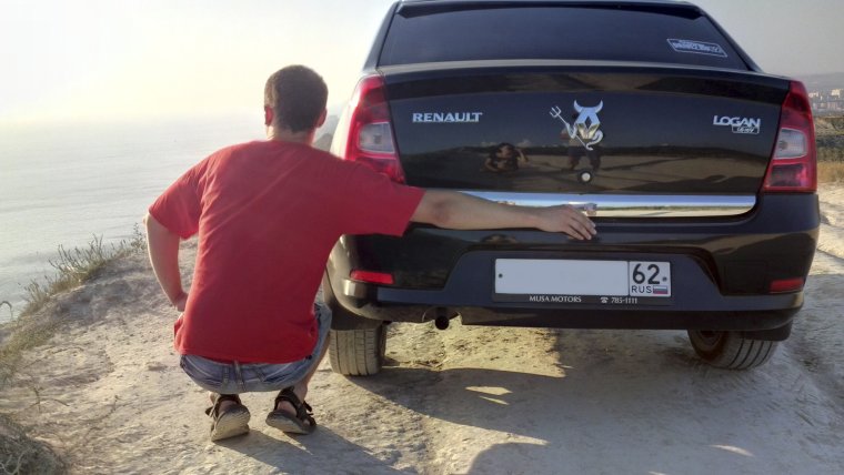 Прикольный значок Рено