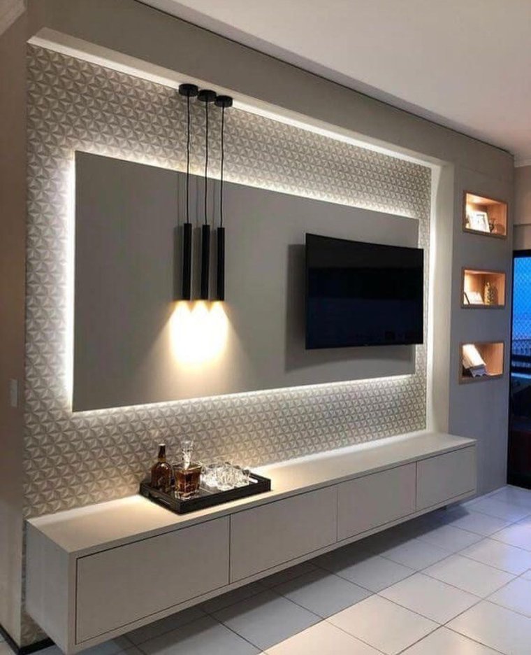 Телевизор на стене